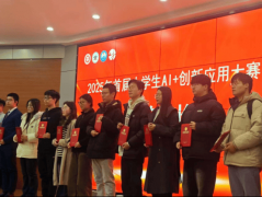 <b>指导学子将理论学问为创践能力</b>